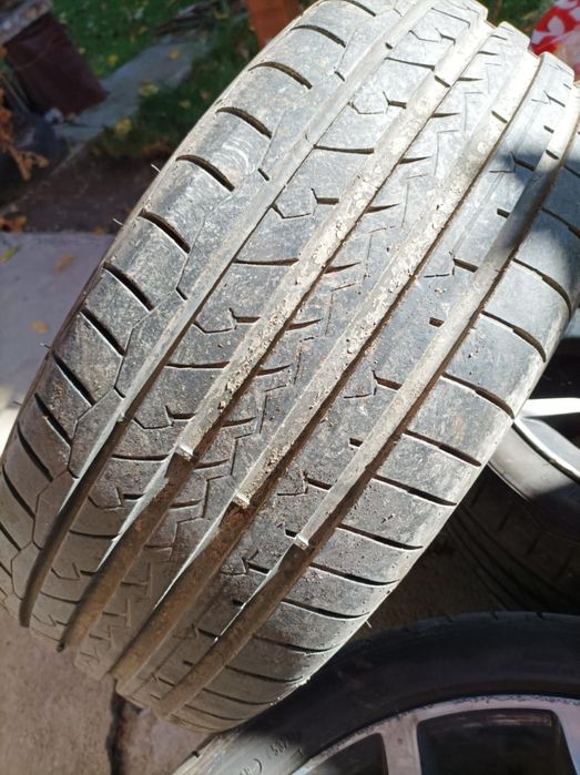 Продавам 4 броя гуми летни с алуминиеви джанти за Ситроен
