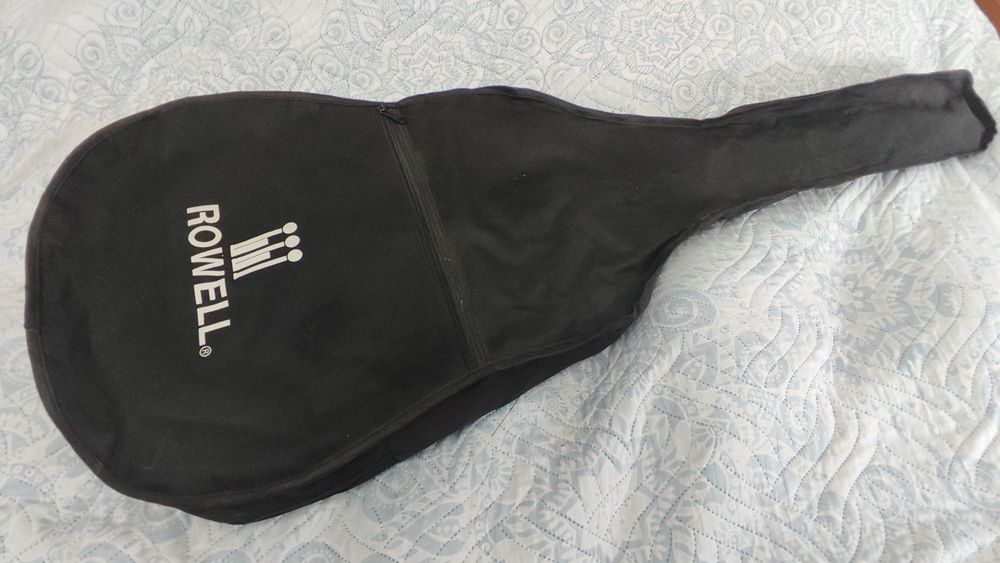 Акустическая гитара