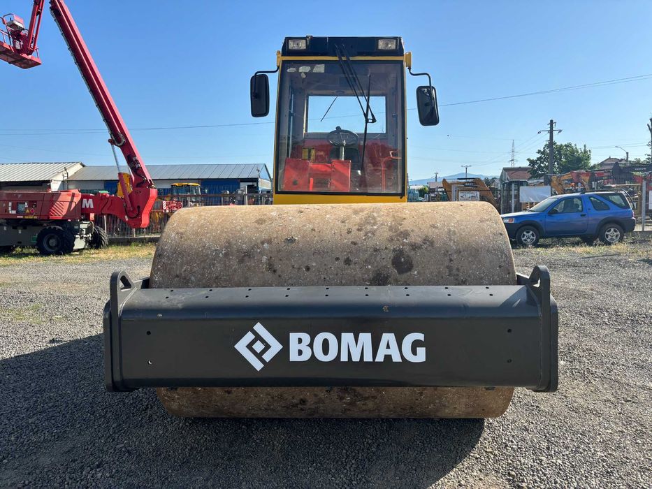Cilindru compactor terasamente BOMAG BW 213 D-3, 12 tone