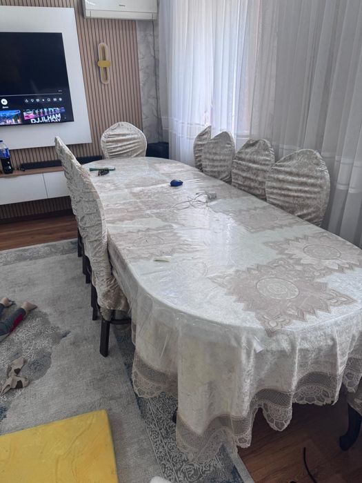 Стол со стульями