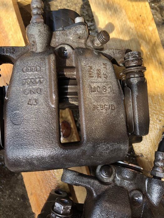 Спирачни апарати (големи)345мм и дискове за Audi A6 4f C6 Quatro 3.0D