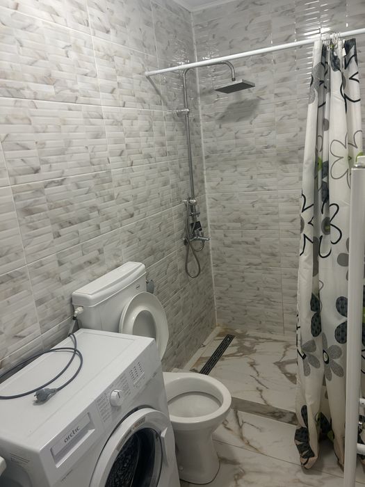 Inchiriez camera baie bucatarie