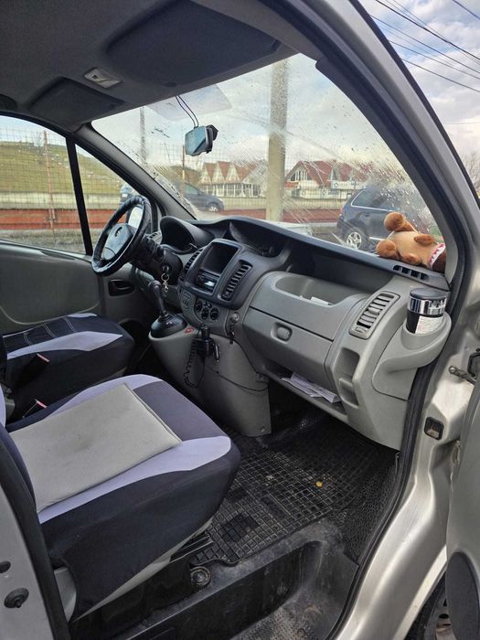 OPEL VIVARO 8+1 locuri , Automat