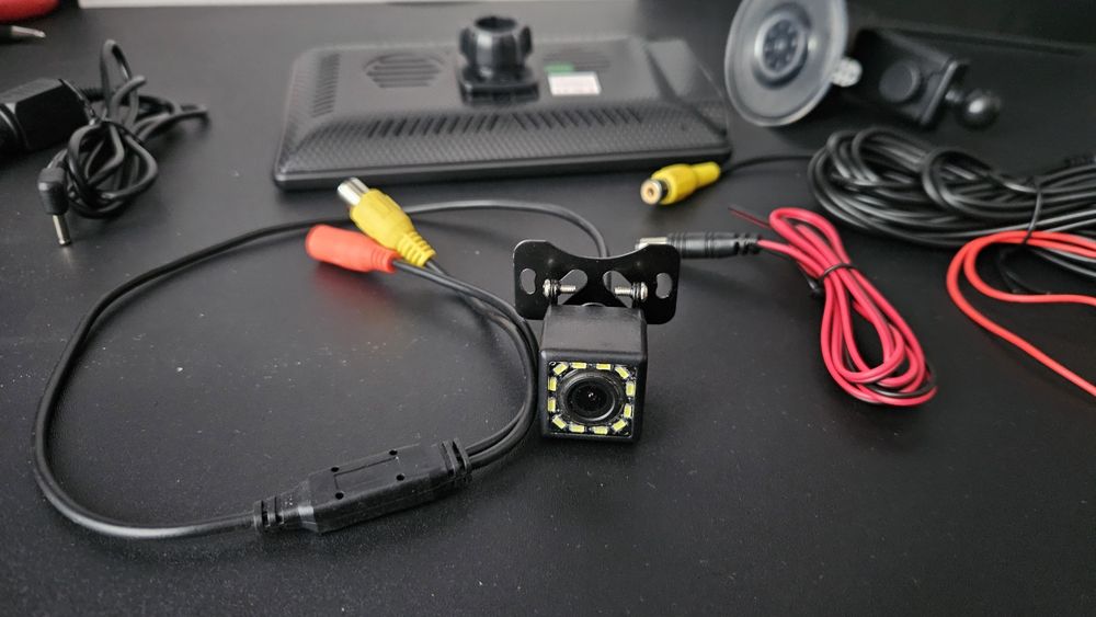 Navigatie Car Master cu camera retrovizoare