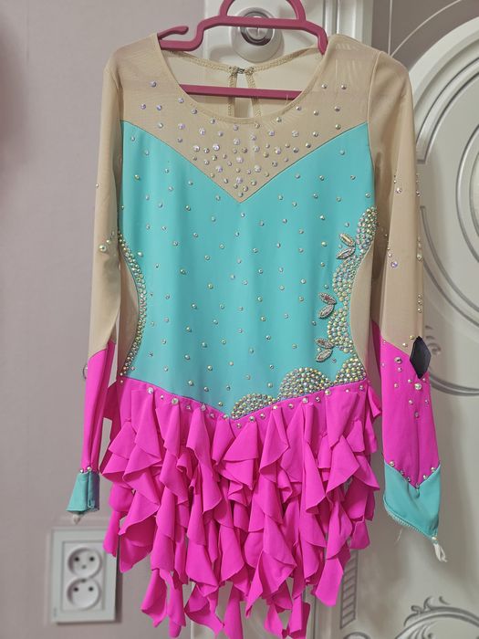 Продам купальник гимнастический