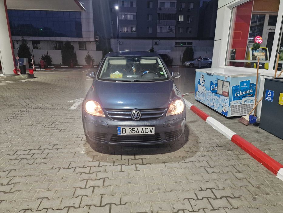 Wv golf 5 plus 1.4 benzina, clima 2 zone, scaune incalzite