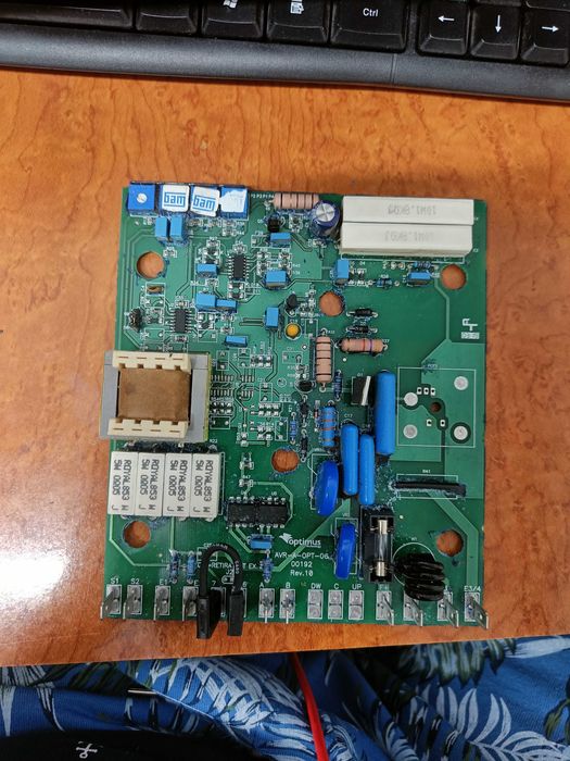 Service Electronică Industrială: Reparații Plăci / Module / Automatizări
