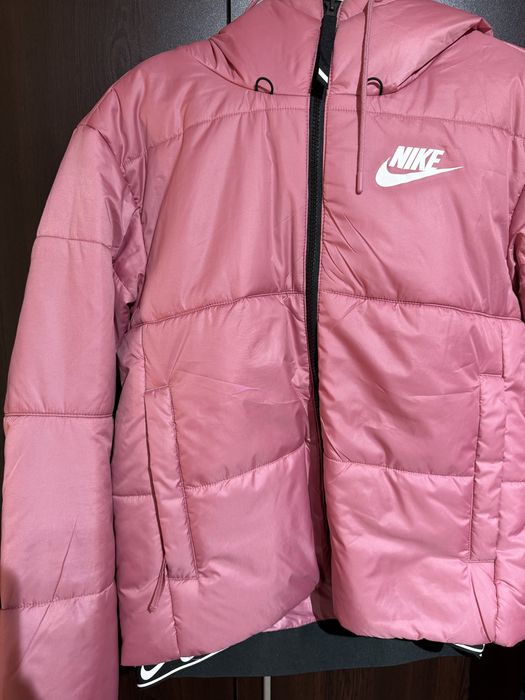 Дамско зимно яке Nike Therma Fit