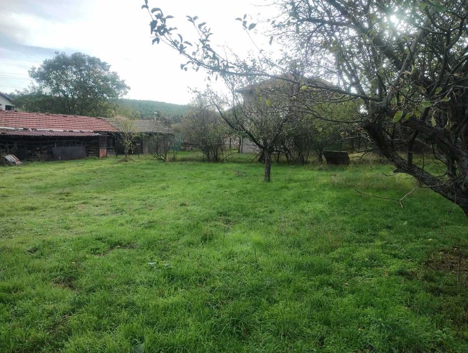 Продава се Парцел в Перник, Църква - 943 кв.м за 35 €/кв.м - Снимка #2