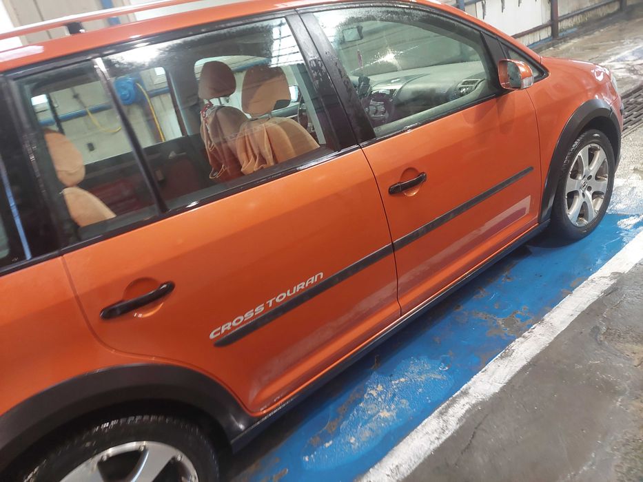 Vând VW Cross Touran 2008 – 1.9 TDI