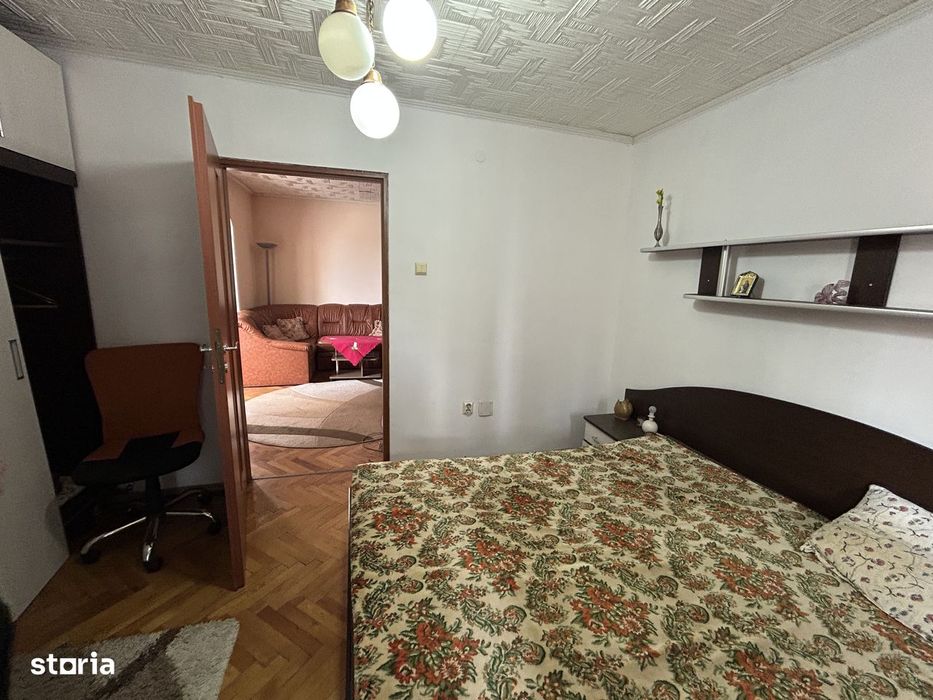 Vand apart.3 cam.ultracentral,B-dul Dragalina,et.1/4,centrala pe gaz