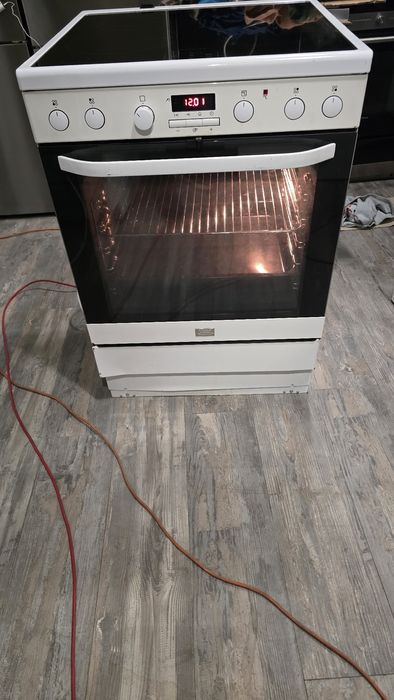 Печка Voss Electrolux induction