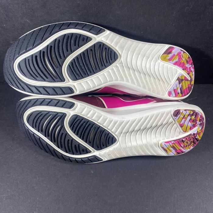 Кроссовки New Balance женские