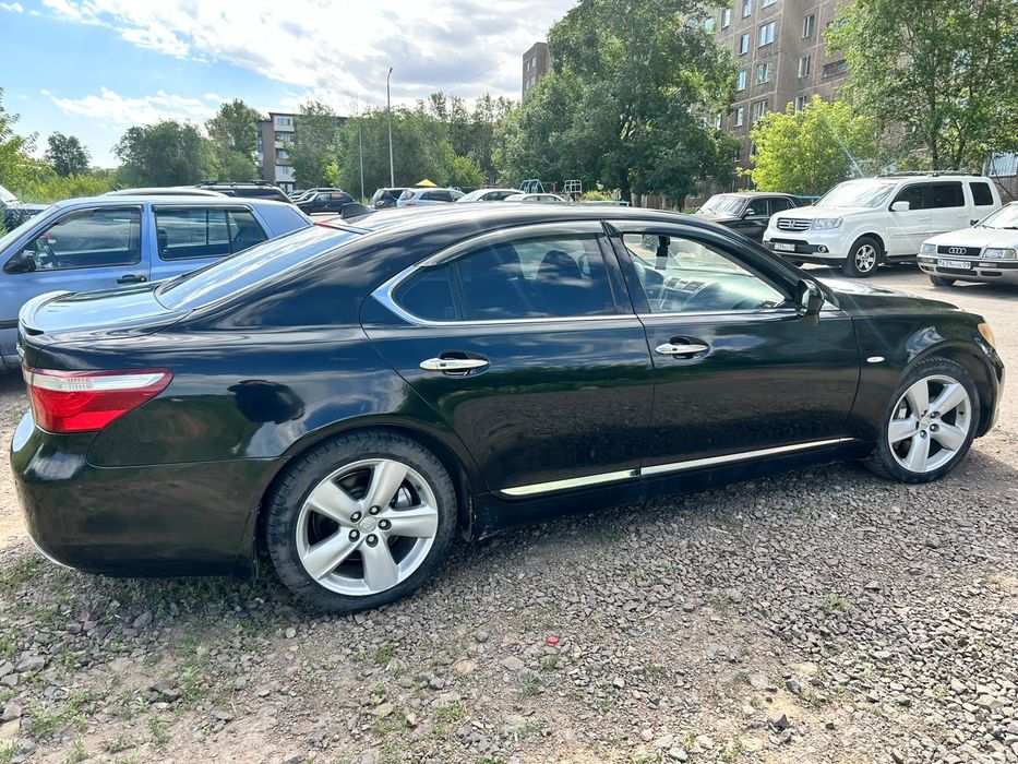 Продам автомобиль Lexus RX 460