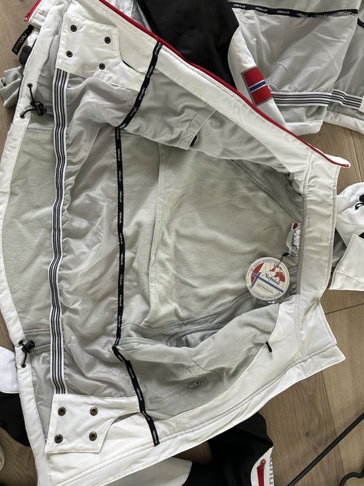 Jachete dama ski nebulus - noi, cu eticheta