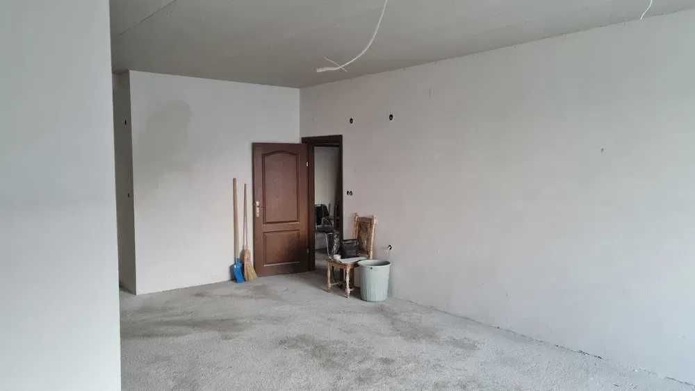 Продава се Тристаен апартамент в Асеновград - 122 кв.м за 709 €/кв.м - Снимка #1