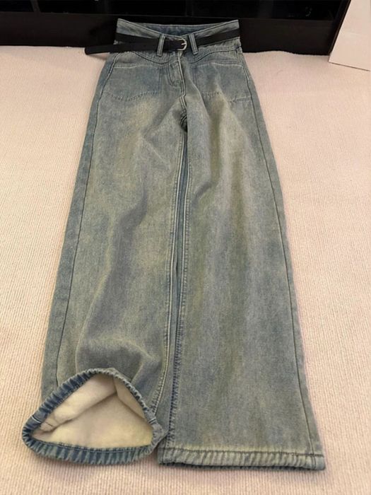 Yangi shim bugun xarid qilingan razmer kichkina kelgan