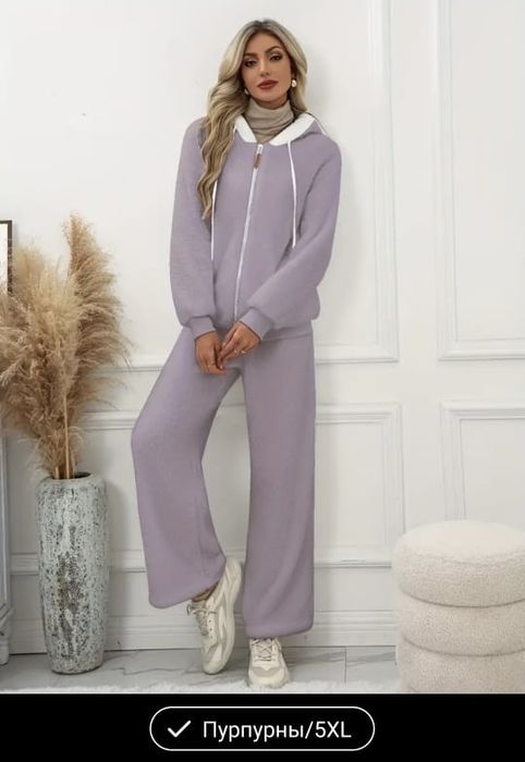 Продаются костюмы