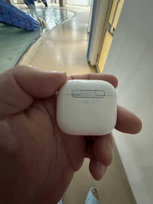 Carcasa +casca  dreapta airpods 4