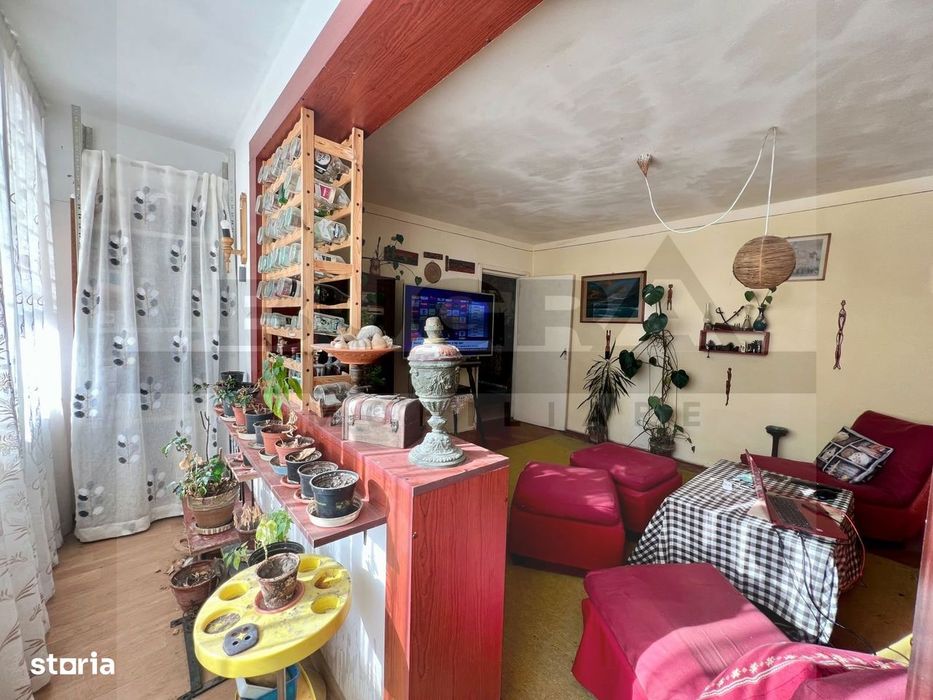 Apartament de 4 camere, 79mp, etaj intermediar, zona "La Terenuri"