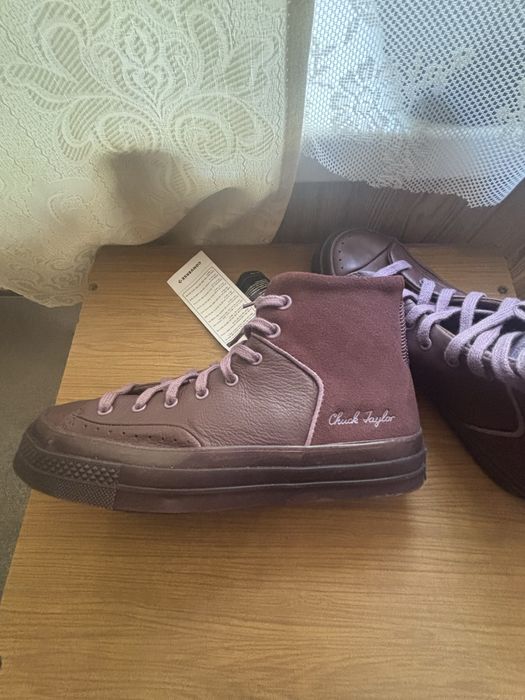 Продаётся новая обувь  «Converse»