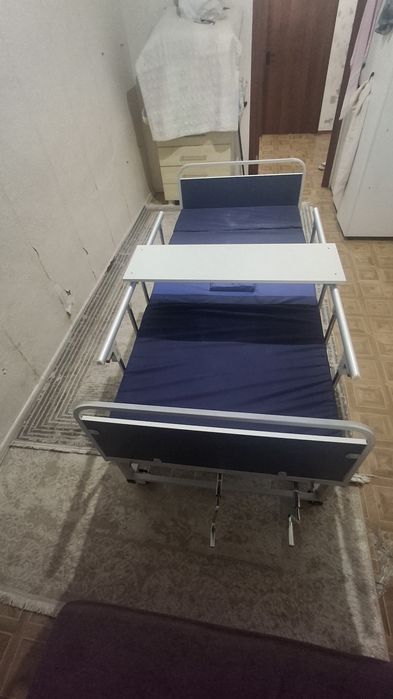 Медецинская кровать