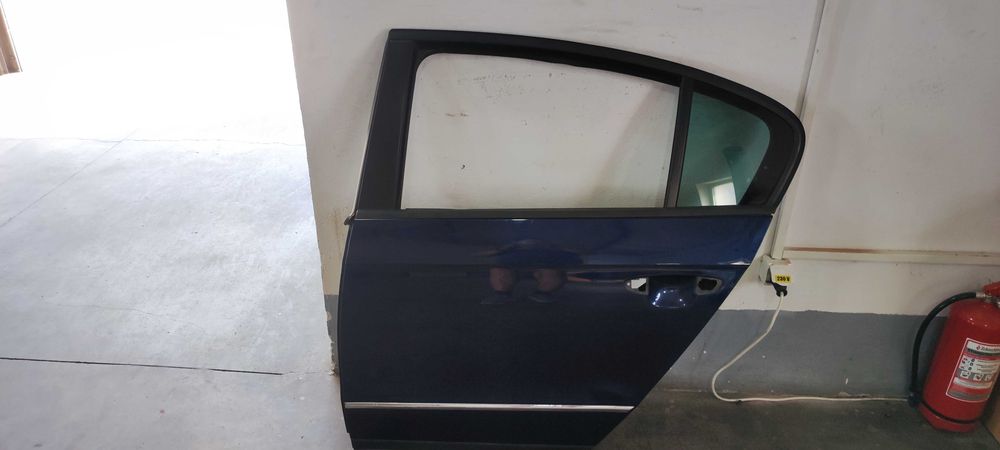 Usa stanga spate volkswagen vw passat b6 sedan cod culoare LD5Q