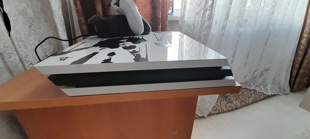Пс4про продам или обменяю на компьютер