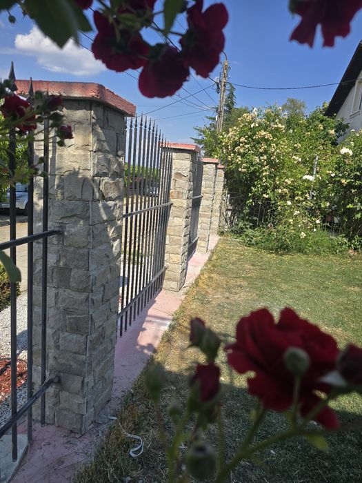 Естествен камък за цяла България с включен монтаж!