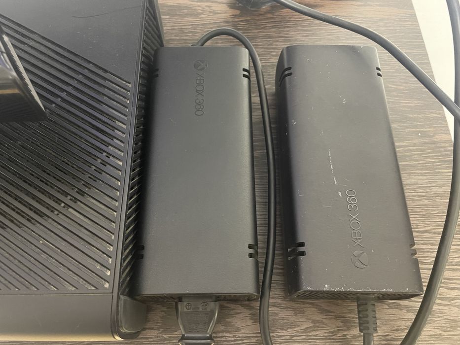 Xbox 360E cu kinect si jocuri