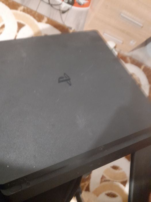 Laptop  HP monitor de gaming asus cu un ps4pro  cu ps4 slim cu 2 manete FIFA 23  tastatură maus  calculator medion  negociabil