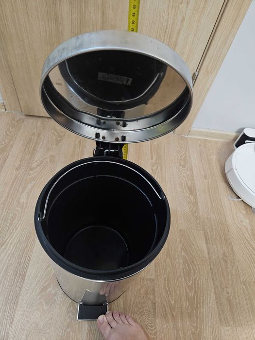 Мусорное ведро с педалью