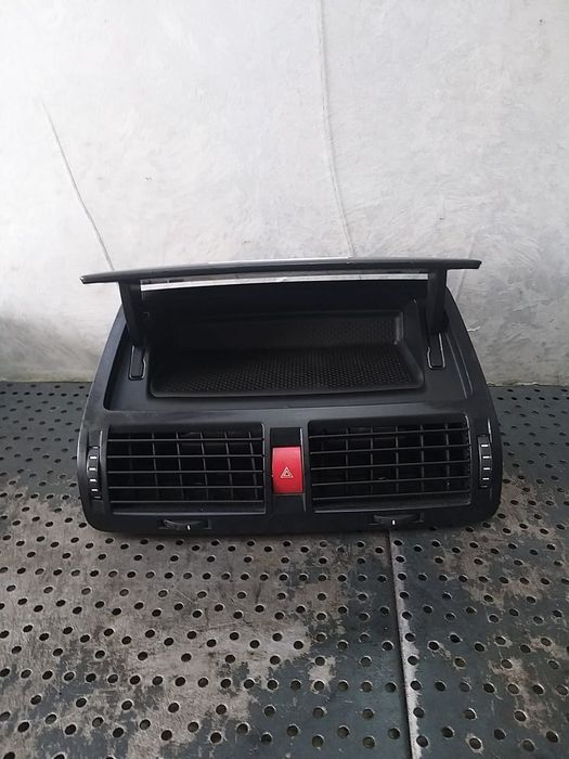 Sertar bord grile ventilatie buton avarii skoda octavia 2 1z 1z0820951