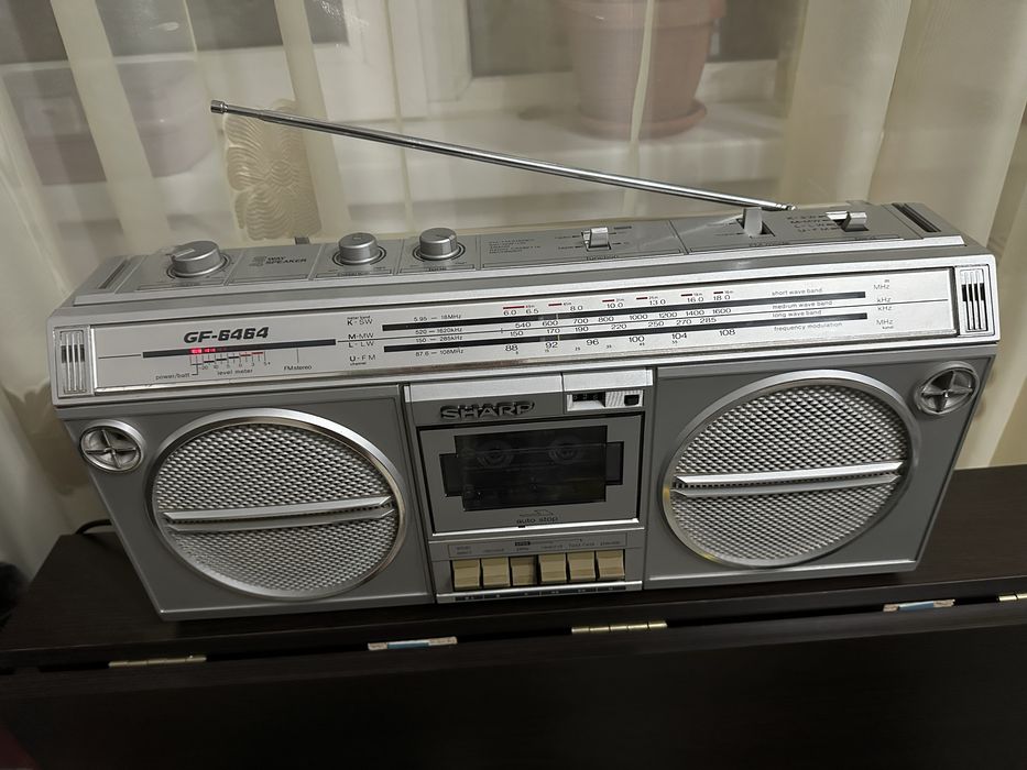 Radiocasetofon Sharp GF-6464 in stare de functionare