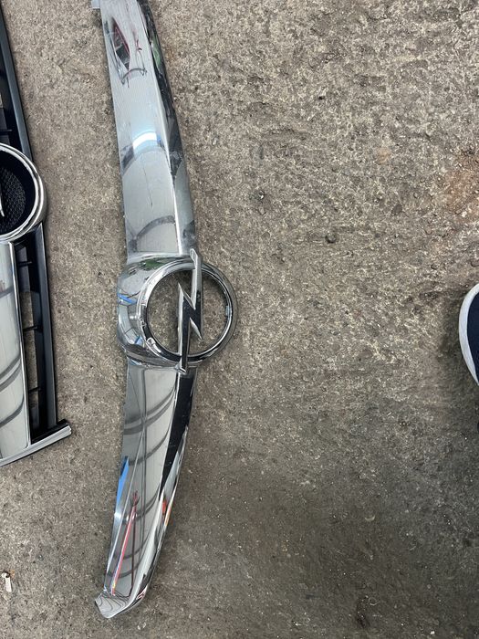 2 броя лайстна Opel Insignia 2014-2017