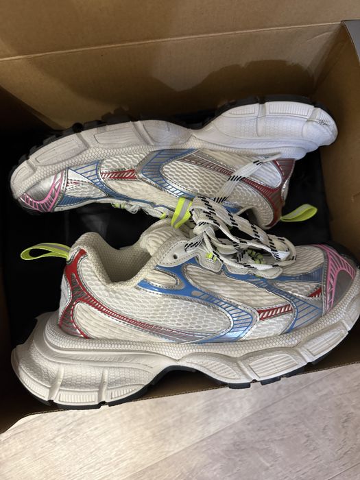 Продам кроссовки