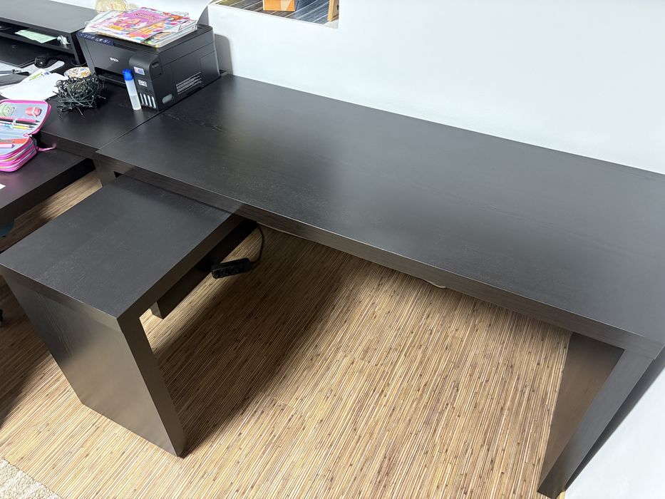 Birou cu tablie culisanta Ikea Malm