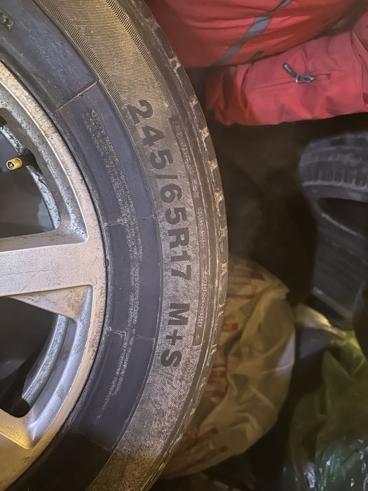 Продам комплект дисков с резиной Audi