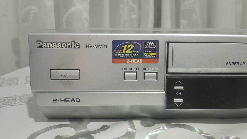 Видеомагнитофон Panasonic