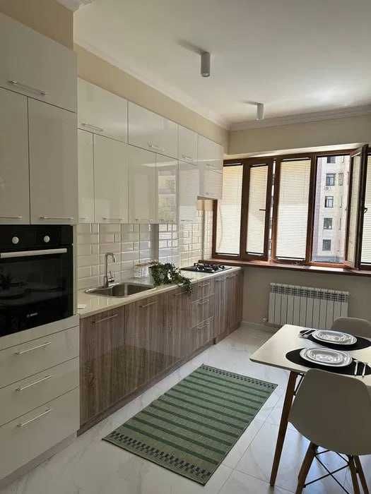 3-комнатная квартира в новом доме, Яккасарай площадь 80м2; 8 роддом