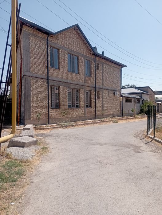 Уч кахрамонда,Парвозда,у́зимни участкам сотилади!