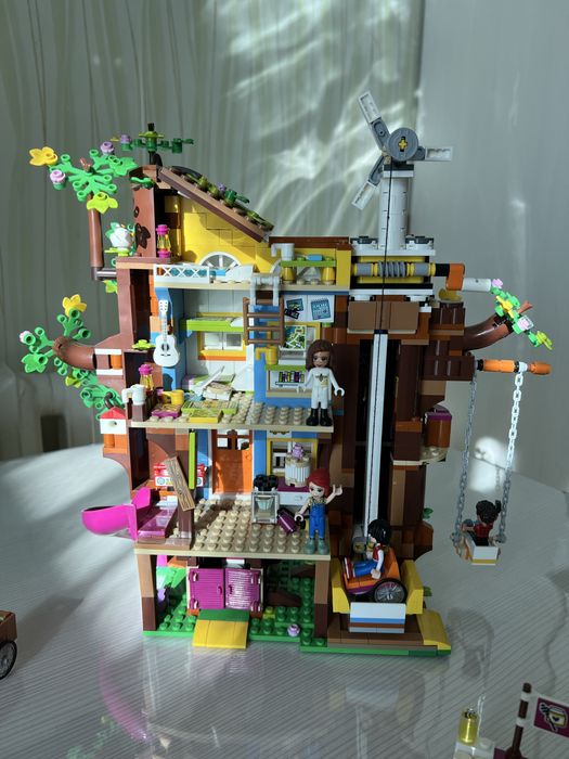 Продам конструктор Lego friends
