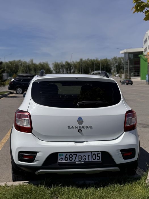 Продам машину Renault sandero