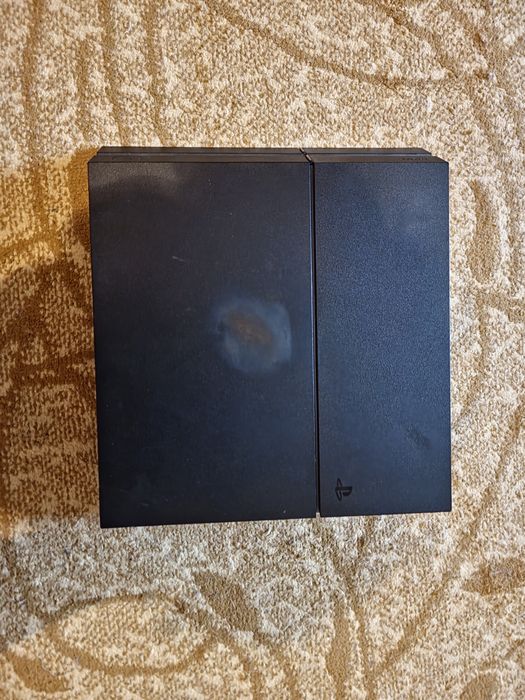 Продам пс4 в хорошем состоянии