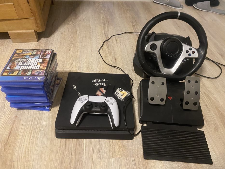 Pachet Gaming PS4 + Volan cu Pedale + Jocuri