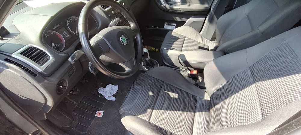 Skoda roomster 1.9TDI BLS 105кс 100000км за части