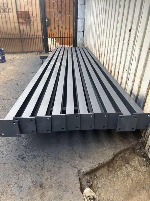 Vând structura metalică cu dimesiunea de 10x20x4