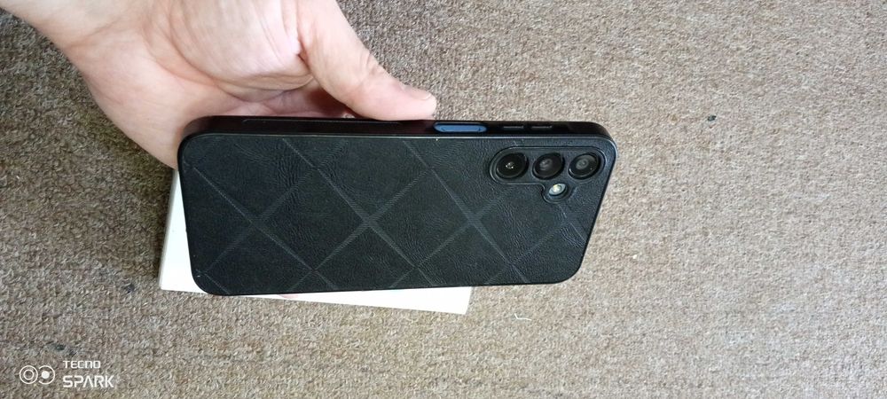 Samsung A15 yaxshi holatda