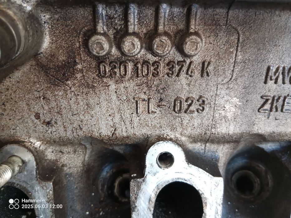 Продавам цилиндрова глава за volkswagen polo 1000 кубика