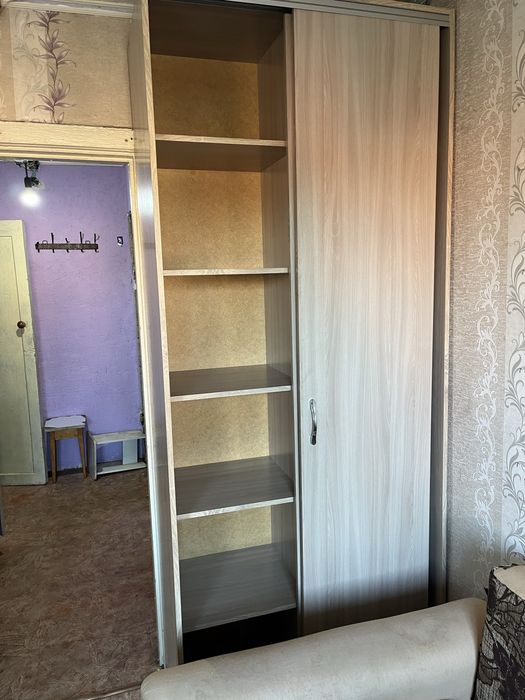 Продам шкаф 2,30 м примерео
